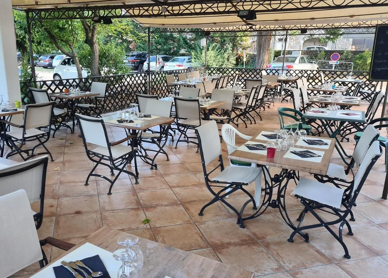 Logis Hotel Restaurant Les Cedres Joyeuse