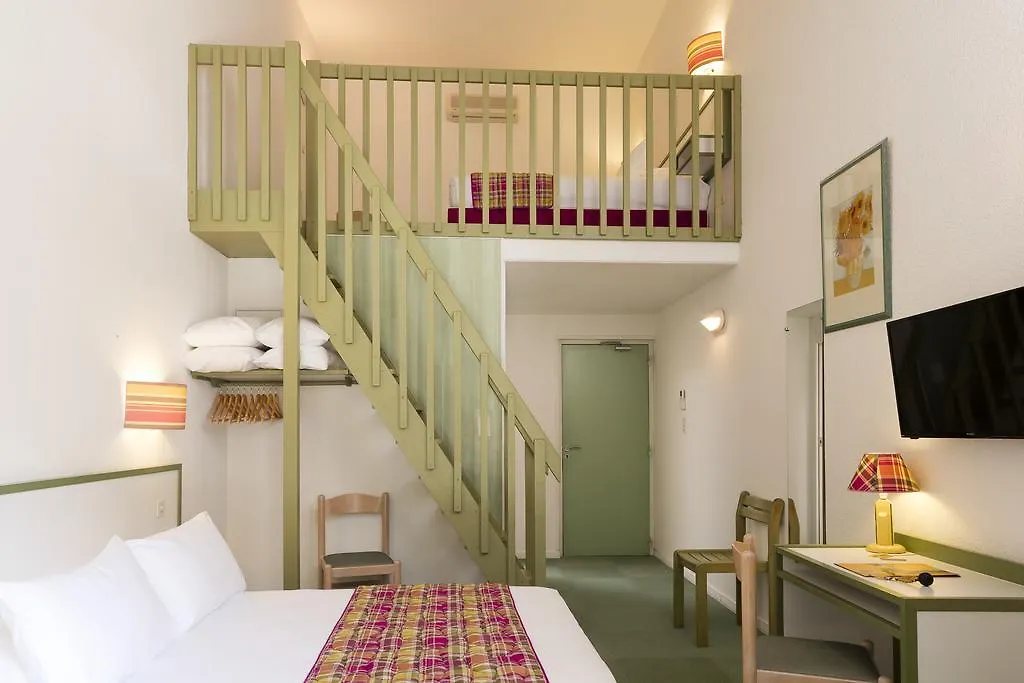 Logis Hotel Restaurant Les Cedres Joyeuse France