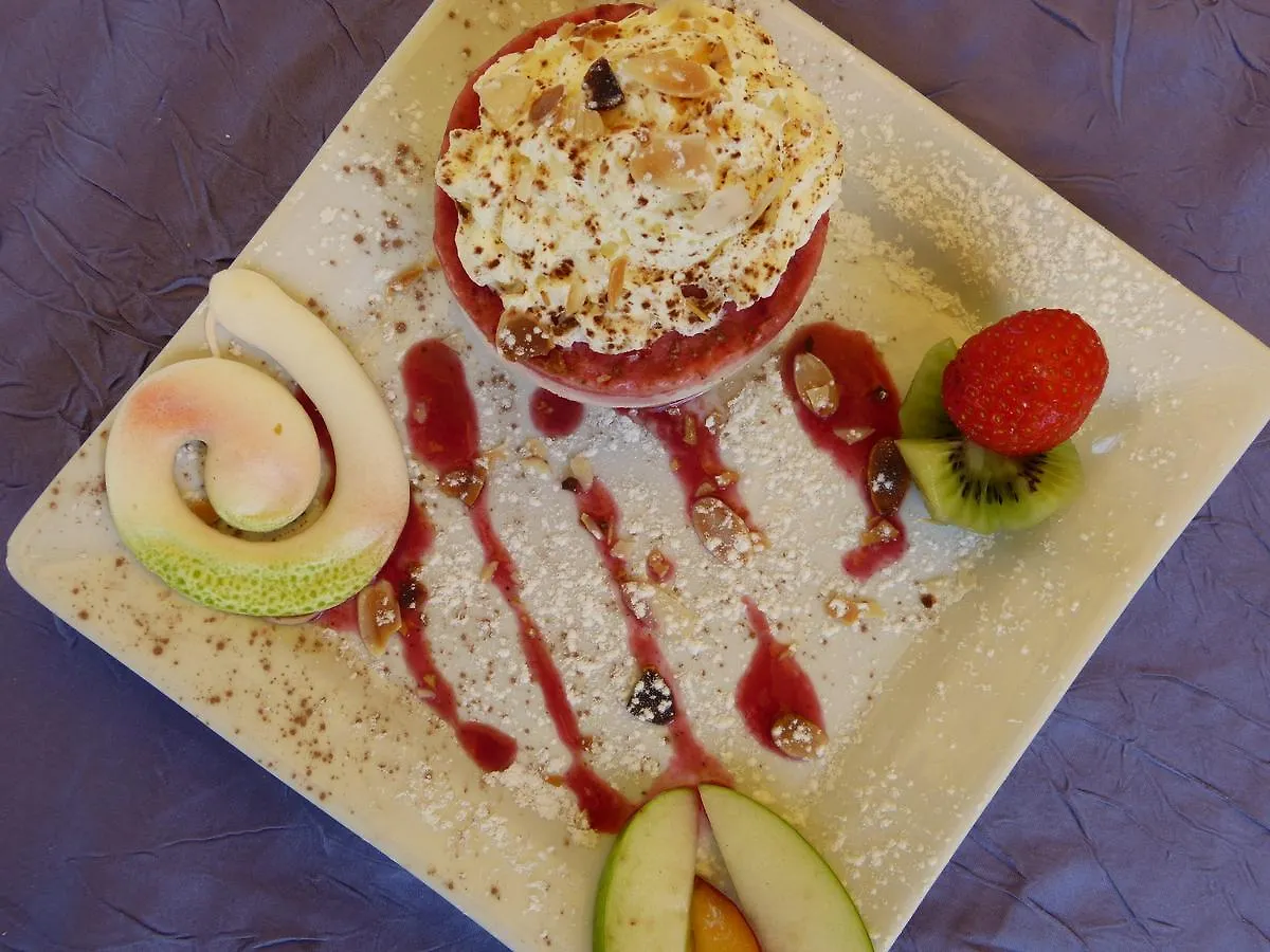 Logis Hotel Restaurant Les Cedres Joyeuse France